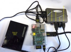 Raspberry Pi avec Hub 4 ports et Disque Dur