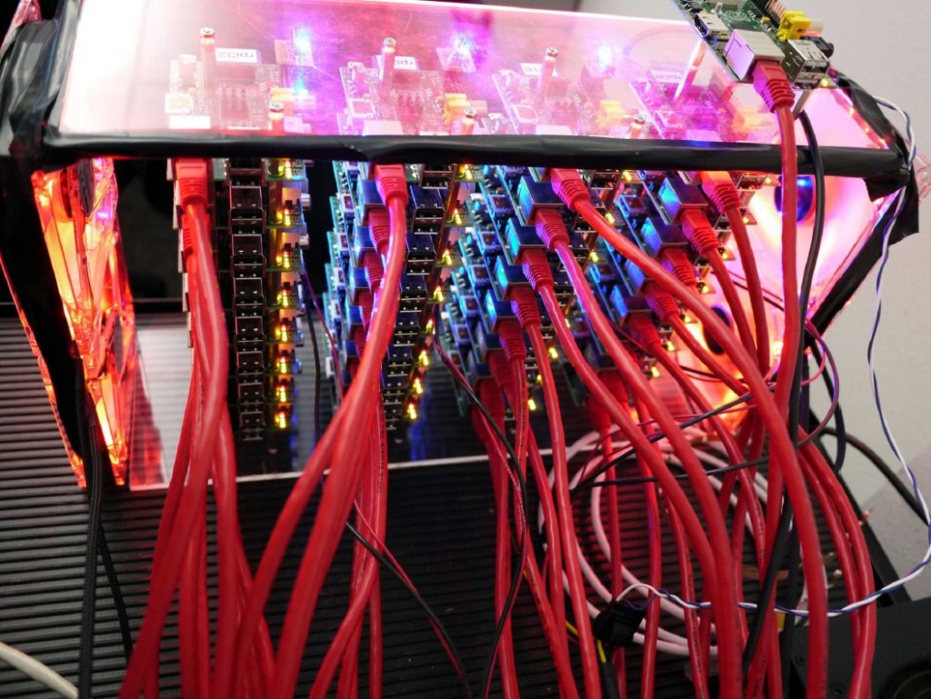 L'envers du décor : Les connections réseau du supercalculateur basé sur 33 Raspberry Pi