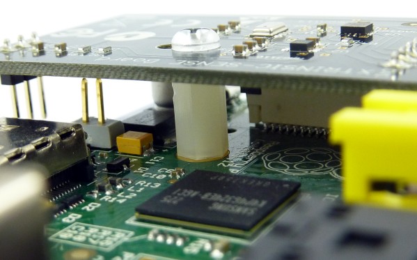 Carte Xtrinsic-Sense-Board Montée sur le Raspberry Pi - Positionnement de l'entretoise