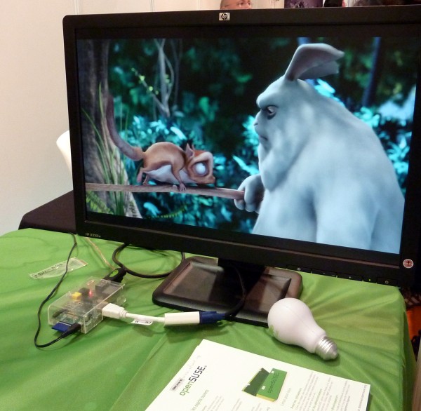Sur le stand OpenSuse, un Raspberry Pi joue Big Buck Bunny en HD