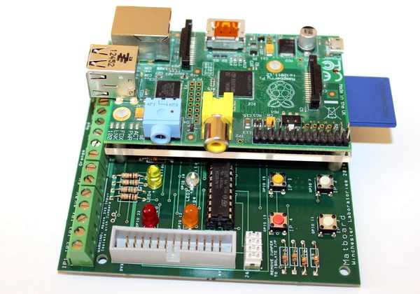 MatBoard - Le Raspberry Pi est fixé sur la carte