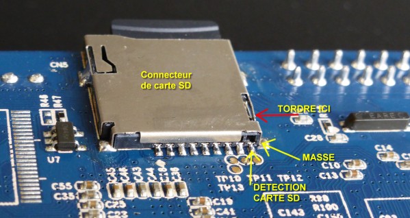 La modif sur ma carte Orange Pi (tordre la languette sur le côté du connecteur !)