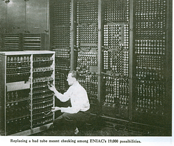 remplacement d'un tube parmi... 19 000 sur ordinateur ENIAC