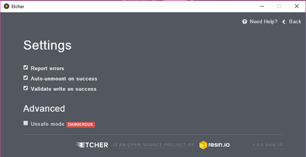 Copie d'écran de la fenêtre d'Etcher. C'est la fenêtre des options qui a été ouverte. Les cases à cocher sont cochées par défaut : Rapporter les erreurs, Démonter automatiquement si la gravure est réussie, Valider l'écriture en cas de succès. La case Unsafe mode est décochée et marquée comme Dangereuse