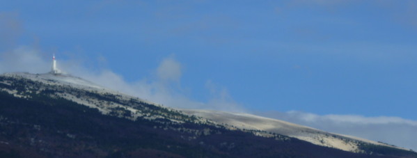 Photo du sommet du Mont Ventoux enneigé