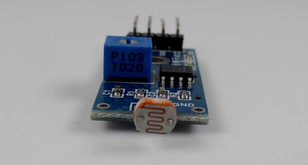 Module capteur de lumière LDR et LM393 - pour Raspberry Pi et Arduino - Photo Francois MOCQ