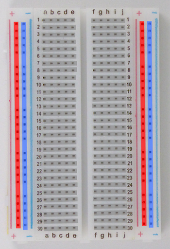 Breadboard avec les ensembles de trous dessinés - Photo François MOCQ