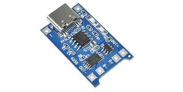 Module de charge TP4056 avec connecteur USB-C, utilisé pour recharger une batterie Li-Ion 3,7 V jusqu’à 1 A, avec double indicateur LED rouge/vert.